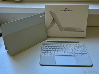 iPad Magic Keyboard Folio - 5