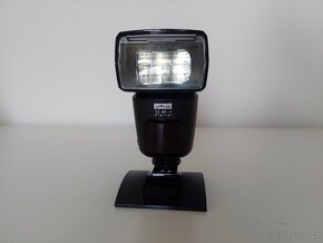 Sony A200, objektivy, příslušenství - 5