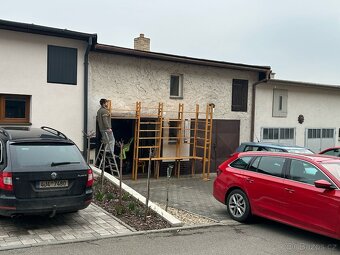 Knihovna, regály, úložný prostor, police dřevěné lakované - 5