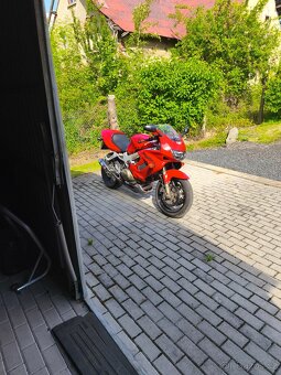 Honda VTR 1000F - 5