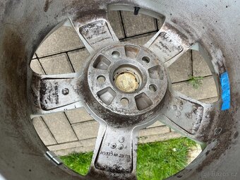 4x alu disky 5x100 R16, letní pneu 70% - 5