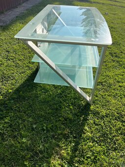 📺 Prodám TV stolek – kov/sklo/dřevo, moderní design - 5