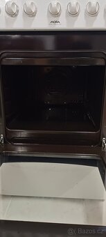 Prodám elektrický sporák Zn. Mora - 5