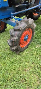 Traktor včetně vleku - 5
