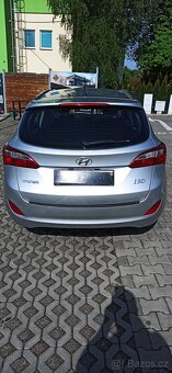Hyundai i30 combi,1.6 ,83 000 najetokoupeno nové v CZ - 5
