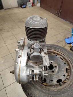 Prodám pěkný motor ČZ 175 skůtr prase - 5