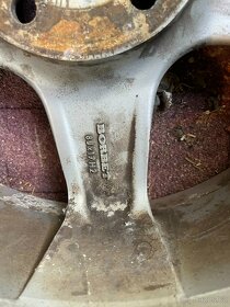 Litá kola na VW Borbet R17 8Jx17H ET35 - 5