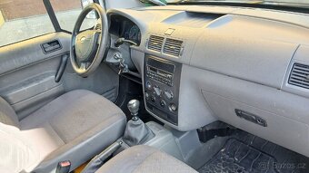 Ford tourneo connect 1.8 benzin,85kw - 5