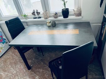 Jídelní stůl - 5