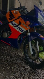 Honda cbr 125r repsol - 5