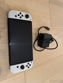 NINTENDO SWITCH - OLED WHITE - 5