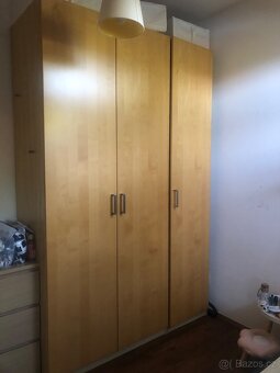 IKEA skříň šatní, komoda, noční stolek a psací stůl - 5