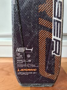 Atomic Vario Fiber Sjezdové lyže,boty, hůlky i obaly(+helma) - 5