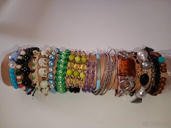 Bižuterie, náramky, náhrdelníky, náušnice, hodinky aj. - 5