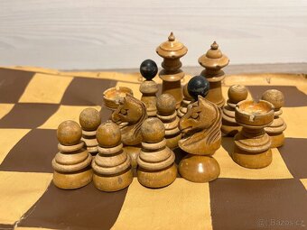 Prastaré dřevěné šachy kompletní - 5