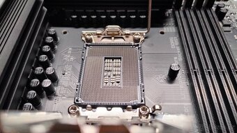 GIGABYTE Z890 UD WIFI6E - 5