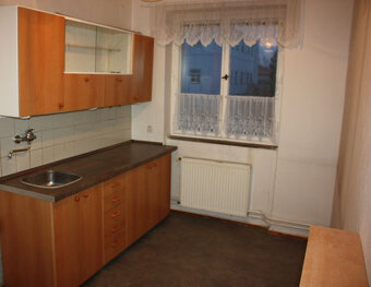 Pronájem, Čáslav, ul. Jeníkovská, byt 2+1 + balkon+ sklep - 5