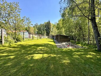Dva RD s krytým stáním, kolnou a zahradou 2155 m2 - Rozvadov - 5