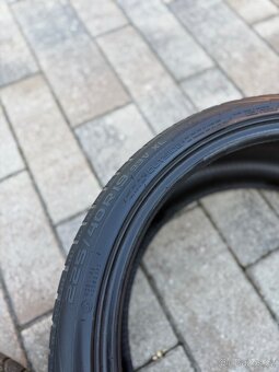 Zimní pneu Nokian 225/40 R19 a 255/35 R19 - 5