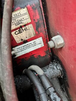 Smykovy nakladac Gehl 3825 rok 2000 - 5