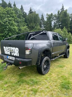 TOYOTA TUNDRA 5.7 CREWMAX Raptor - 5