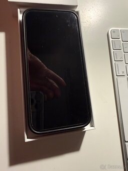 iPhone 15 PRO 128 gb: - 5