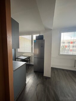 Pronájem bytu 2+1 s balkónem – Komenského 1469 - 5