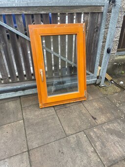 Dřevěné Eurookno 67 x 102 cm – Pravé, demontované - 5