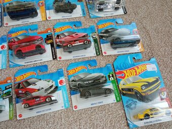HOTWHEELS AUTÍČKA - NOVÁ - 5