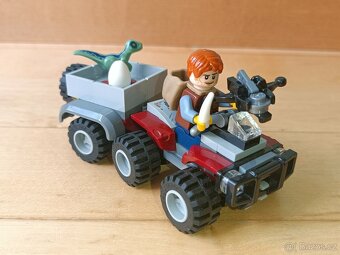 LEGO Jurassic World 75928 Pronásledování Bluea - 5