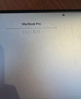 Apple MacBook Pro - 5