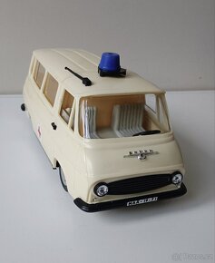 Sanitka Škoda 1203 KDN stará hračka Kaden - 5