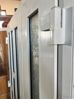 VCHODOVÉ DVOUKŘÍDLÉ PLASTOVÉ DVEŘE 135x207-PLZEŇ - 5