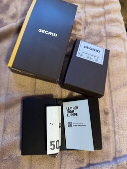 KOŽENÁ PENĚŽENKA NA KARTY SECRID PREMIUM SLIMWALLET EMBOSS L - 5