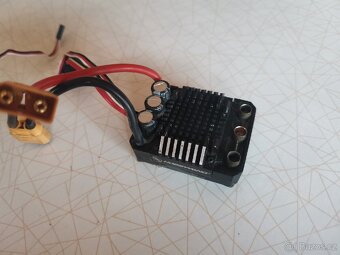 Hobbywing EZRUN Max6 a Velineon 1200XL - 5
