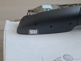 NOVÉ Pravé zrcátko Superb 1 s podsvícením - ORIG - 5