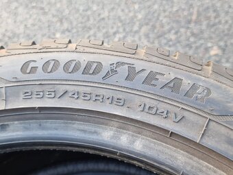 255/45/19 Zimní pneu Goodyear UltraGrip Performance - 5