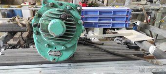 Hydraulický motor s převodovkou - 5