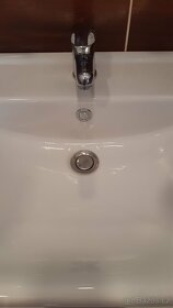Koupelnová skříňka s umyvadlem - 5