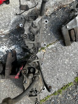 AUDI A6-4F - BRZDOVÉ TŘMENY - 5