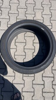 Prodám letní pneumatiky Bridgestone 245/40 R21 100Y - 5