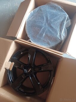 5x112 R18 7.5j et 25 Dezent black zanovni - 5