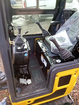 minibagr,.bagr s kabinou, kabinový bagr, joysticky - 5