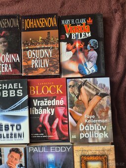 Knihy, thrillery jednotná cena - 5