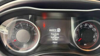 Dodge Challenger SXT - 5