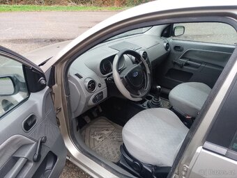 Ford Fusion 1.4i - 5