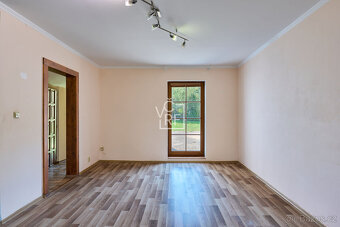 Prodej rodinného domu 210 m², pozemek 1754 m² Jenišov - 5