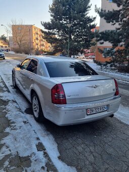 Prodávám Chrysler 300C 3.5 V6 - 5
