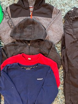 Velký set oblečení pro dítě, vel. kolem 122 - 5