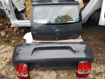 VW Fox nd dle obr, hlavně předek, z interiéru nic nemám, - 5